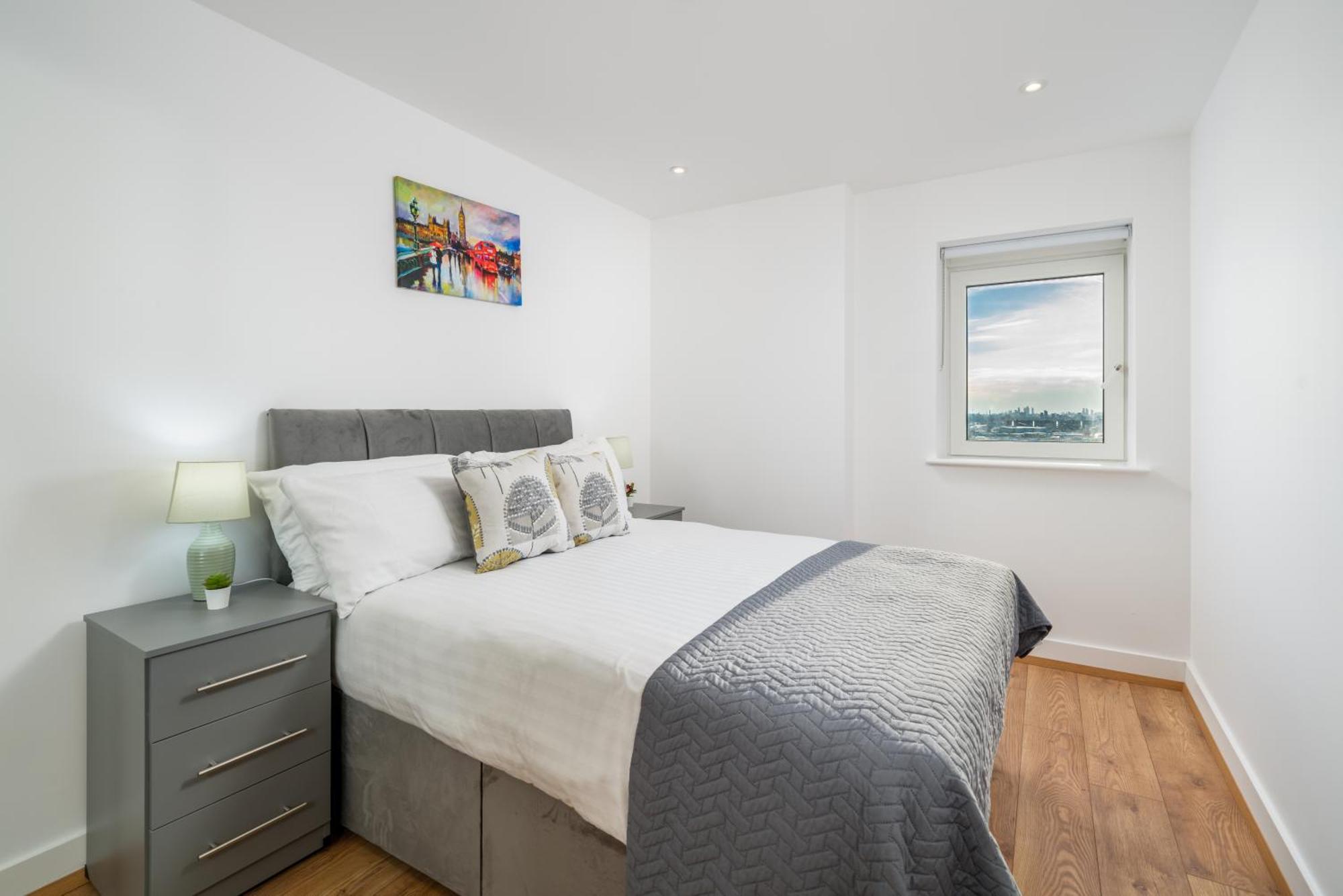 Skyvillion - Skyview Overseeing River Thames By Woolwich Ferry, Near Excel, O2 Arena, Airport, Free Wifi & Free Onsite Parking, Fantastic Rates For Longer Apartment London